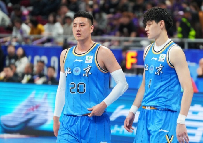 关于北京男篮面临考验，全队奋力拼搏争取胜利的信息
